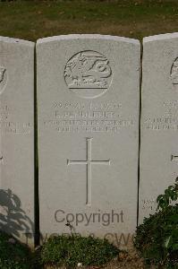 Tincourt New British Cemetery - Pendlebury, E