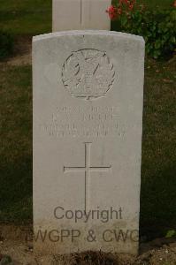 Tincourt New British Cemetery - Pickles, E W