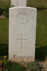 Tincourt New British Cemetery - Pye, Leonard John
