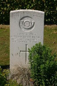 Tincourt New British Cemetery - Reakes, Edward J.