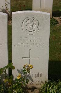 Tincourt New British Cemetery - Richmond, James