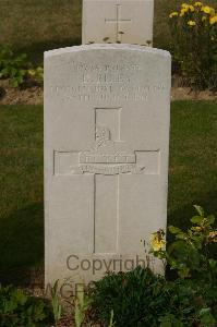 Tincourt New British Cemetery - Riley, L
