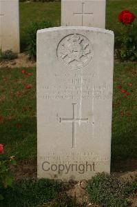 Tincourt New British Cemetery - Rippin, W