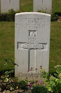 Tincourt New British Cemetery - Rix, T
