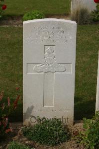 Tincourt New British Cemetery - Roach, S T