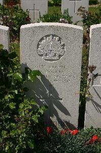 Tincourt New British Cemetery - Roach, W