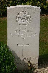 Tincourt New British Cemetery - Robins, H A