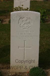 Tincourt New British Cemetery - Rook, S H