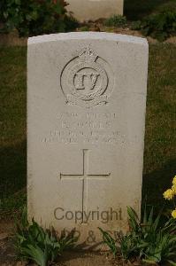 Tincourt New British Cemetery - Rookes, P
