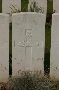 Tincourt New British Cemetery - Rose, J W