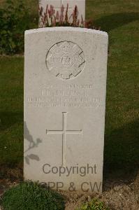 Tincourt New British Cemetery - Ross, Frank