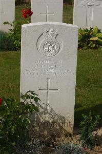 Tincourt New British Cemetery - Sale, Richard Lauder