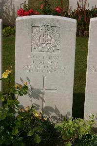 Tincourt New British Cemetery - Salmon, J