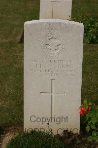 Tincourt New British Cemetery - Sanders, J H