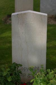 Tincourt New British Cemetery - Schulte, Johann