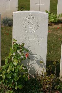 Tincourt New British Cemetery - Shackleton, G E