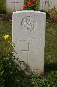 Tincourt New British Cemetery - Shaw, C