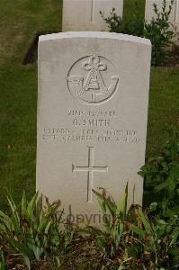 Tincourt New British Cemetery - Smith, O