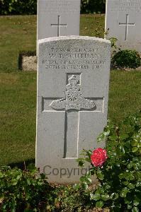 Tincourt New British Cemetery - Southan, W T