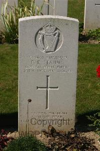 Tincourt New British Cemetery - Staines, Percy Ephraim