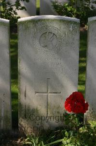 Tincourt New British Cemetery - Stow, W P