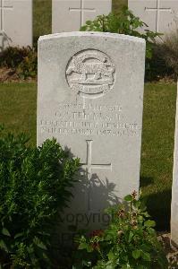 Tincourt New British Cemetery - Strickland, Oben