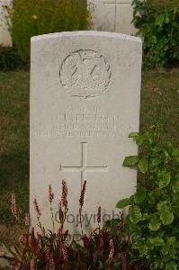 Tincourt New British Cemetery - Telford, Hilton