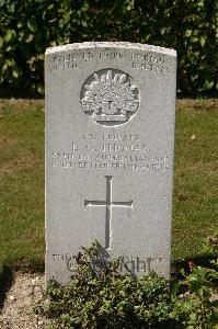 Tincourt New British Cemetery - Thomas, Leslie George
