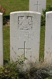 Tincourt New British Cemetery - Tresise, R A