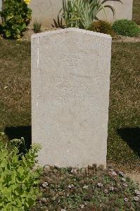 Tincourt New British Cemetery - Tyrka, Johann