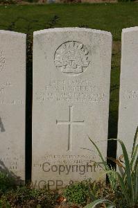 Tincourt New British Cemetery - Vickers, Ernest William James