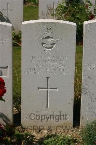 Tincourt New British Cemetery - Waterer, M A