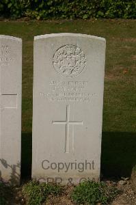 Tincourt New British Cemetery - Weadick, J