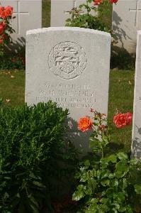 Tincourt New British Cemetery - Whitney, W H