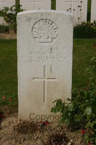 Tincourt New British Cemetery - Williams, H E