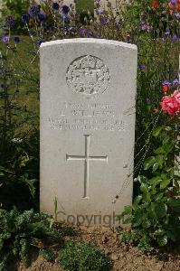Tincourt New British Cemetery - Williams, Laurence