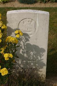 Tincourt New British Cemetery - Wilson, S