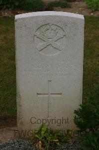 Tincourt New British Cemetery - Wisson, W E