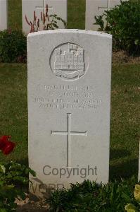 Tincourt New British Cemetery - Wood, W