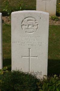 Tincourt New British Cemetery - Wykes, E