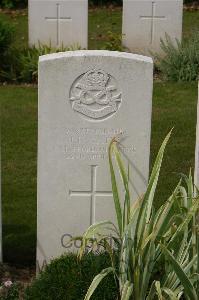 Tincourt New British Cemetery - Yates, J H