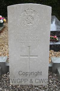 Forges-Les-Eaux Communal Cemetery - Cooper, J