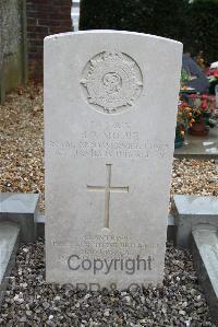 Forges-Les-Eaux Communal Cemetery - Mudie, Harold Bolingbroke