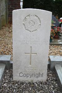 Forges-Les-Eaux Communal Cemetery - Mudie, Harold Bolingbroke