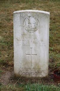 Forges-Les-Eaux Communal Cemetery - Shaw, Norman