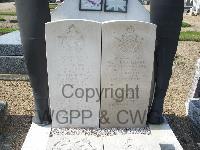 Rebrechien Communal Cemetery - Crane, Thomas