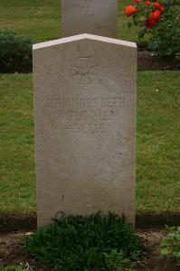 Fins New British Cemetery&#44; Sorel-Le-Grand - Beeh, Johannes