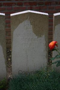 Fins New British Cemetery&#44; Sorel-Le-Grand - Behnke, Willi