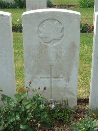 Albert Communal Cemetery Extension - Bourgault, V
