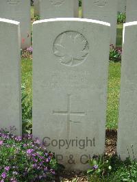 Albert Communal Cemetery Extension - George, Pete
